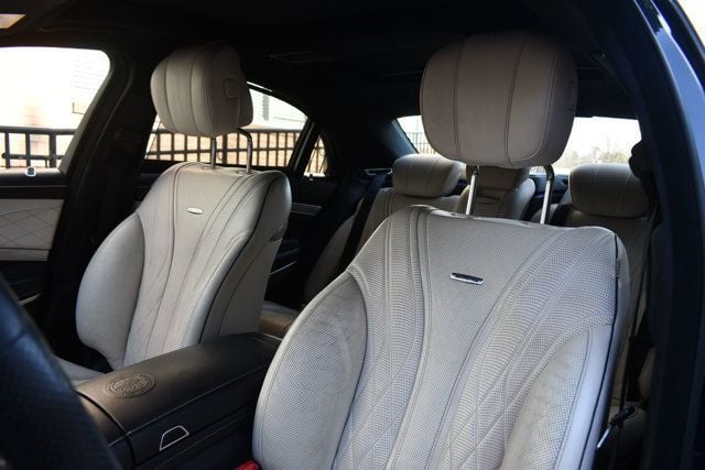2017 Mercedes-Benz S-Class AMG S 63 4MATIC Sedan - 22989567 - 30