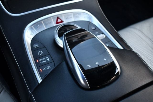 2017 Mercedes-Benz S-Class AMG S 63 4MATIC Sedan - 22989567 - 45