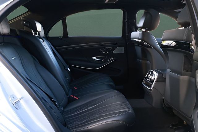 2017 Mercedes-Benz S-Class AMG S 63 4MATIC Sedan - 23031260 - 23