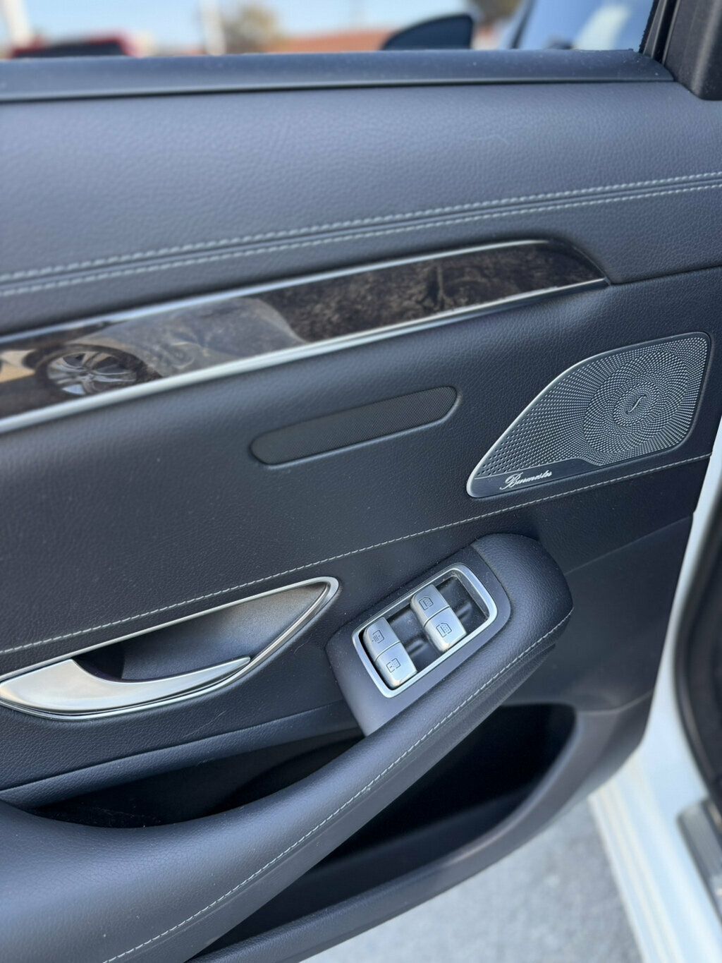 Mercedes-Benz S 550 photo 21