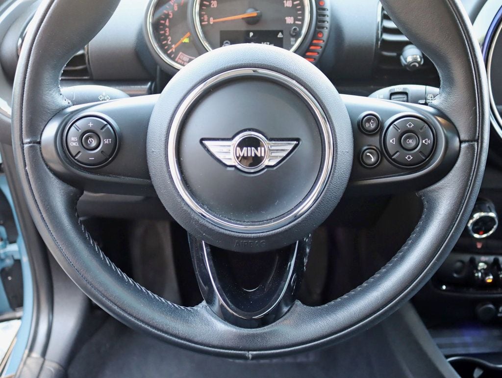 2017 Mini Clubman Base photo 11