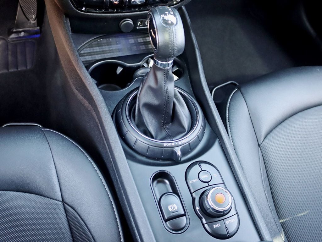 2017 Mini Clubman Base photo 15