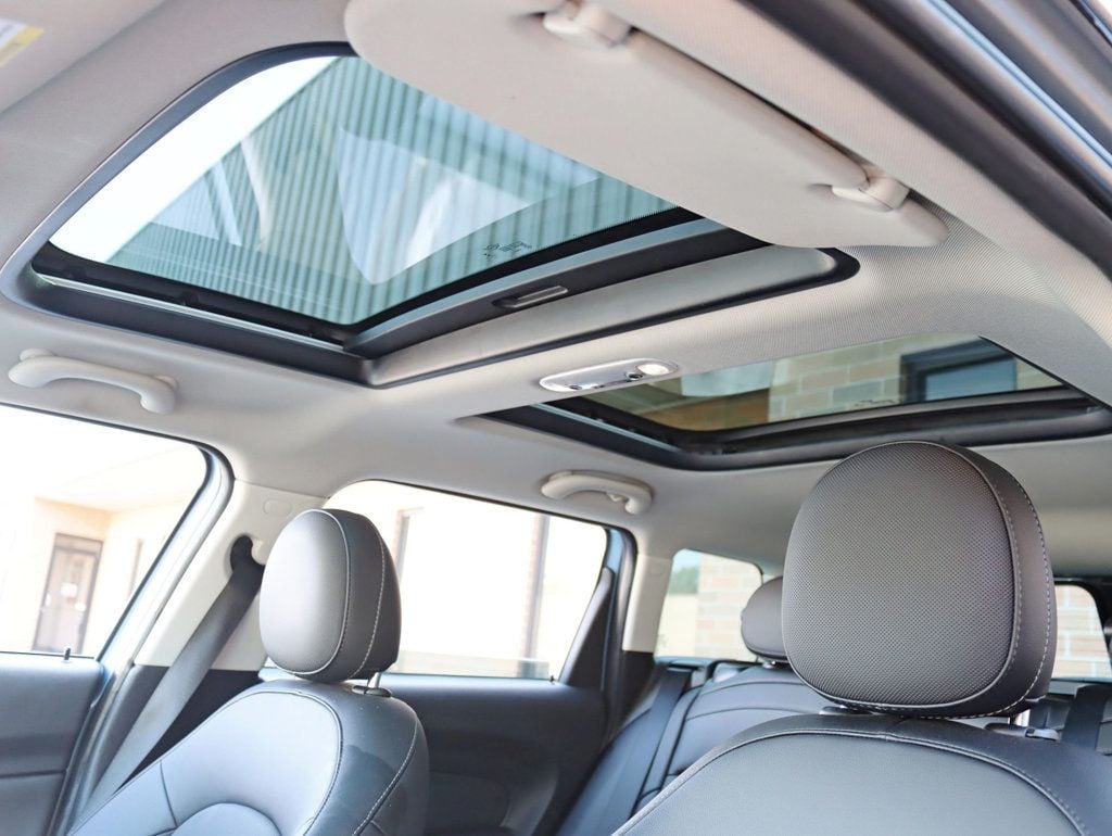 2017 Mini Clubman Base photo 21