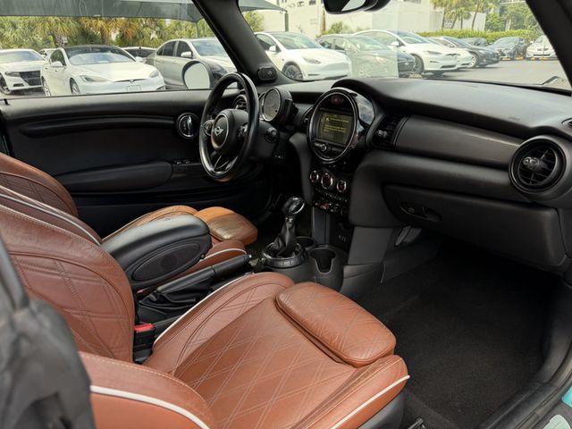 2017 MINI Cooper Convertible  - 23068104 - 19
