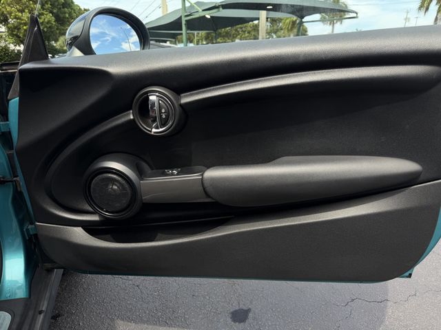 2017 MINI Cooper Convertible  - 23068104 - 21
