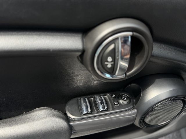 2017 MINI Cooper Convertible  - 23068104 - 22