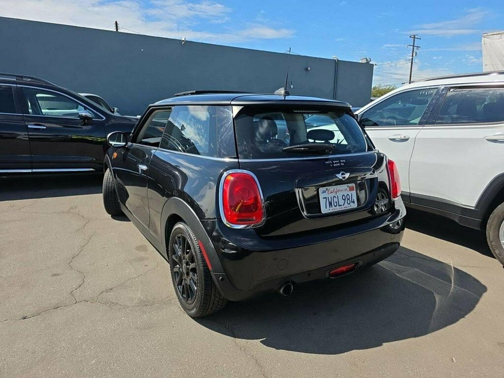 Mini Cooper photo 2