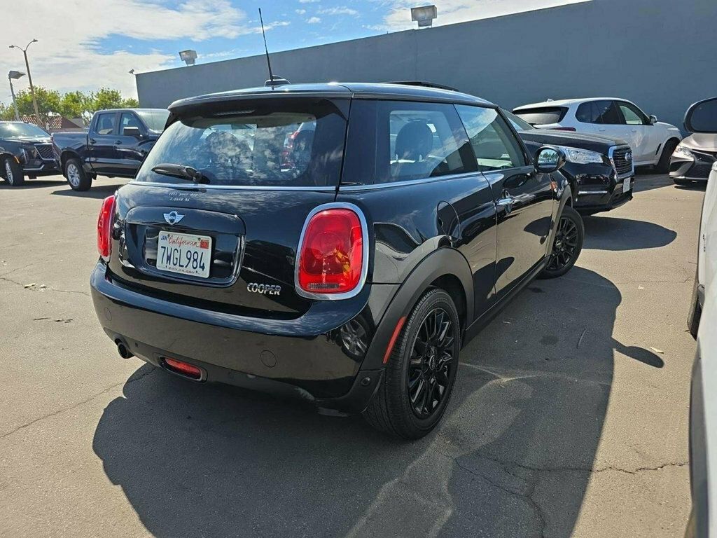 Mini Cooper photo 3
