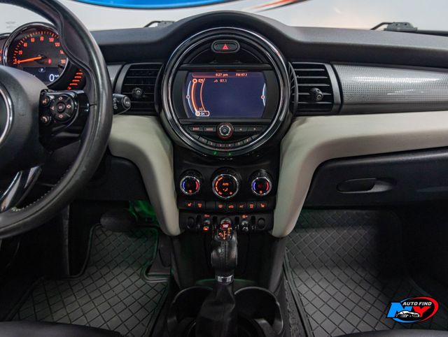 2017 MINI Cooper Hardtop 2 Door CLEAN CARFAX, PAN SUNROOF, HEATED SEATS, BACKUP CAM, PREMIUM PKG - 22958782 - 10