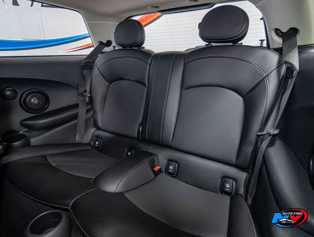 2017 MINI Cooper Hardtop 2 Door CLEAN CARFAX, PAN SUNROOF, HEATED SEATS, BACKUP CAM, PREMIUM PKG - 22958782 - 16