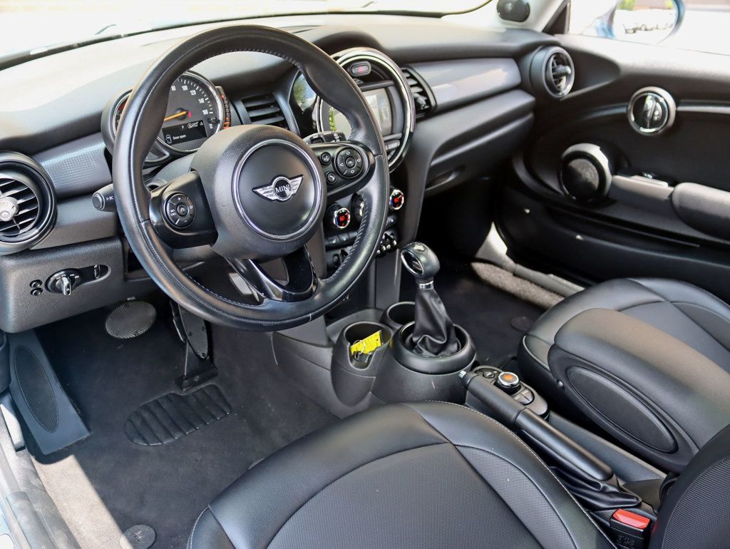 2017 MINI Cooper Hardtop 2 Door Premium / Cold Weather Package - 23056103 - 10