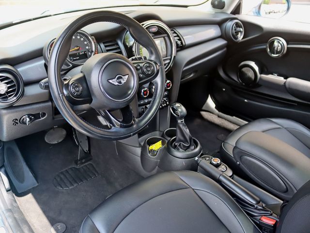 2017 MINI Cooper Hardtop 2 Door Premium / Cold Weather Package - 23056103 - 10