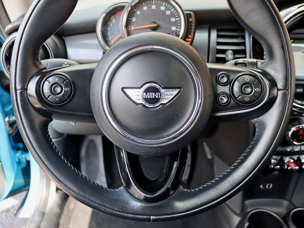 2017 MINI Cooper Hardtop 2 Door Premium / Cold Weather Package - 23056103 - 11