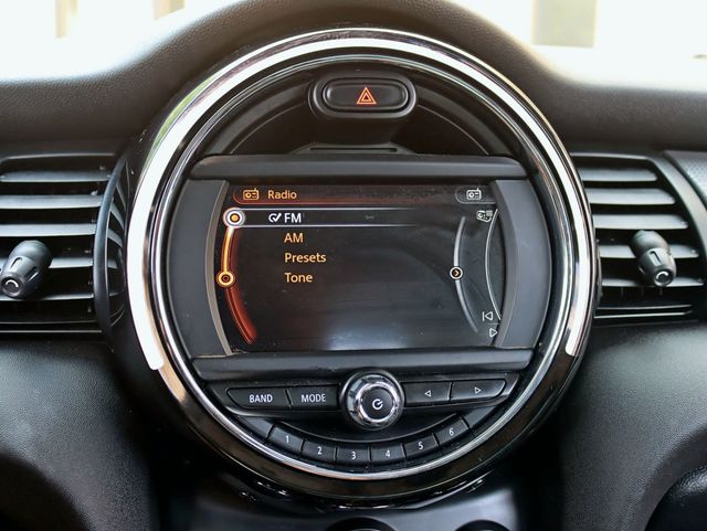 2017 MINI Cooper Hardtop 2 Door Premium / Cold Weather Package - 23056103 - 14