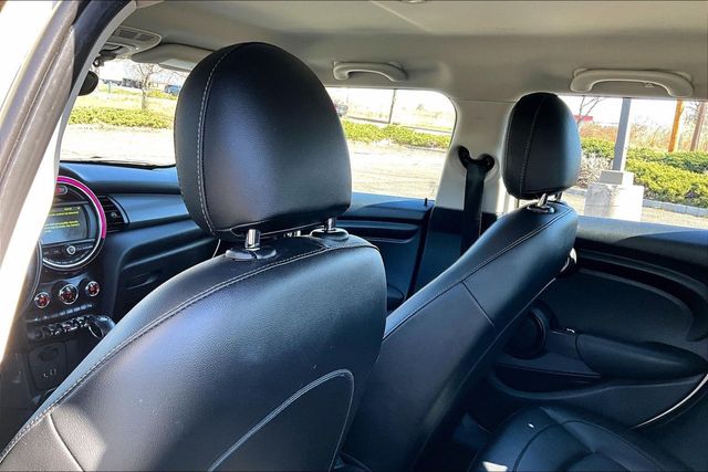 2017 MINI Cooper Hardtop 4 Door   - 22992071 - 17