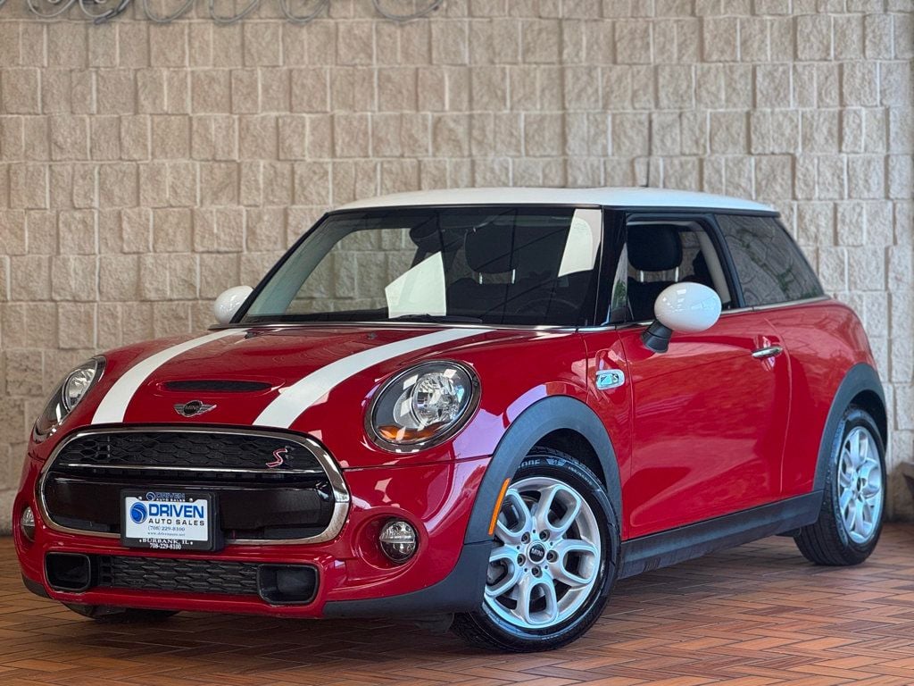 2017 Mini Cooper S Hardtop 2 Door photo 2