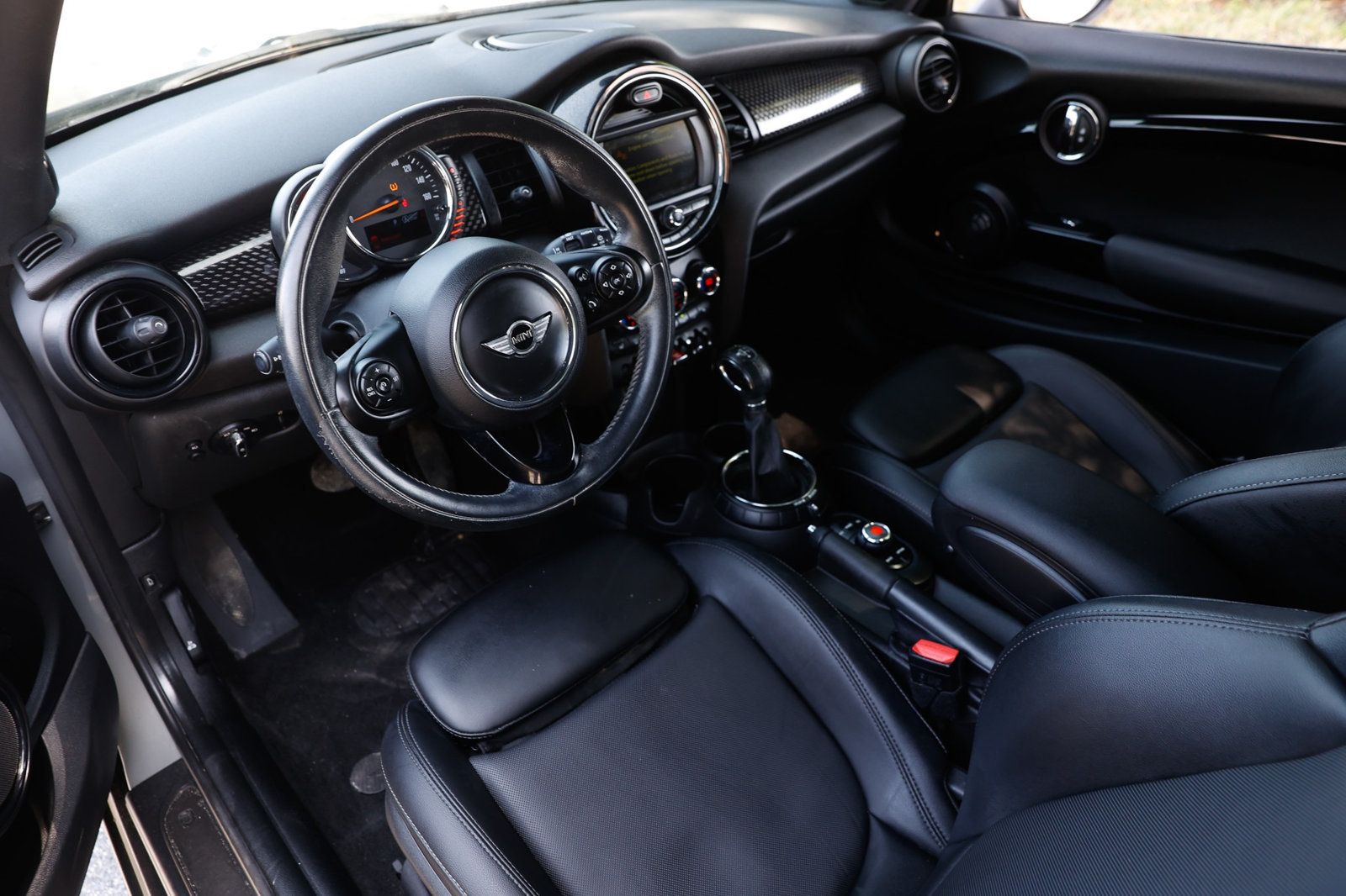 2017 Mini Cooper S Hardtop 2 Door photo 4