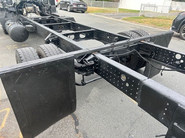 2017 Mitsubishi FE180  17 FOOT CAB N CHASSIS NON CDL MULTIPLE USES OTHERS IN STOCK - 22614288 - 47