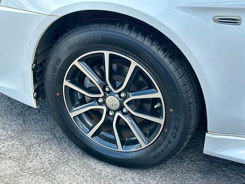 2017 Mitsubishi Lancer ES 2.4 AWC CVT - 22940737 - 10