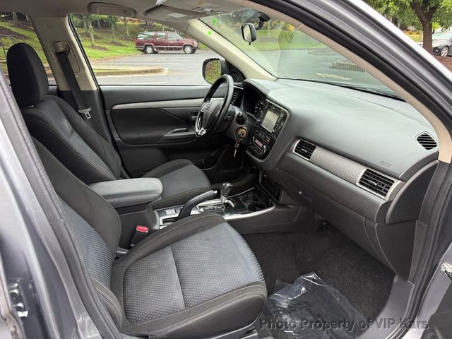 2017 Mitsubishi Outlander ES FWD - 23031845 - 8