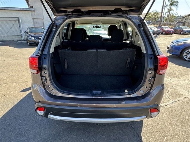 2017 Mitsubishi Outlander SE - 22740255 - 14