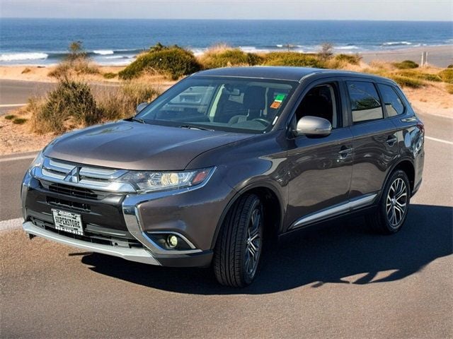 2017 Mitsubishi Outlander SE - 22740255 - 4