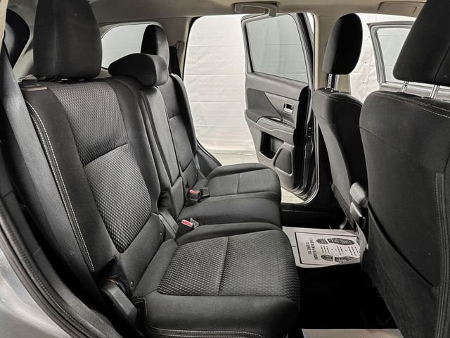 2017 Mitsubishi Outlander SE - 22990340 - 10