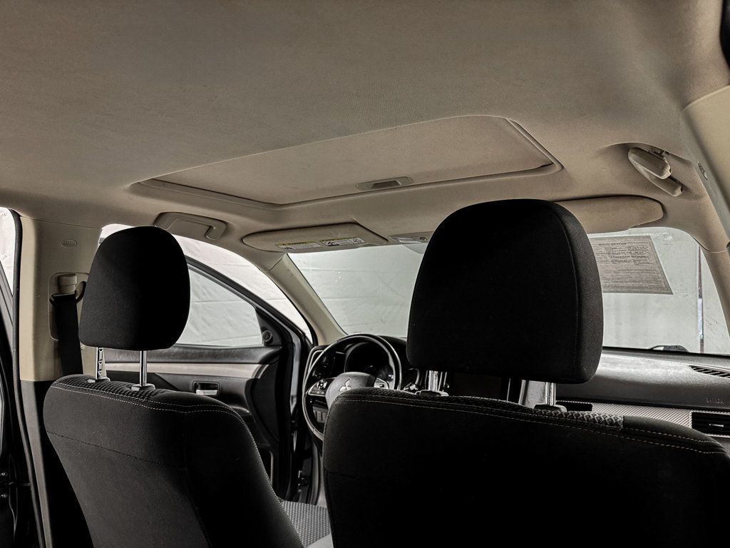 2017 Mitsubishi Outlander SE - 22990340 - 12