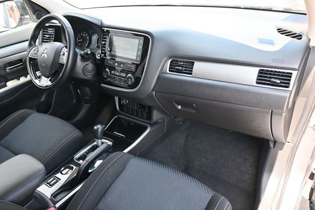 2017 Mitsubishi Outlander SE FWD - 23035888 - 9