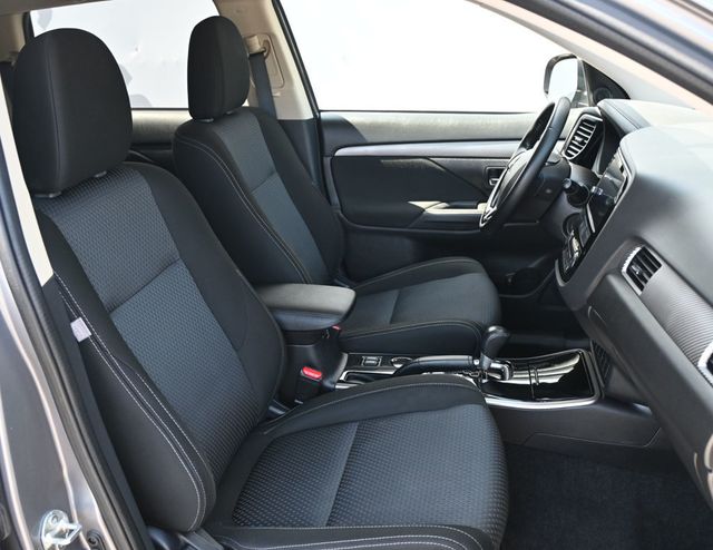 2017 Mitsubishi Outlander SE FWD - 23035888 - 17