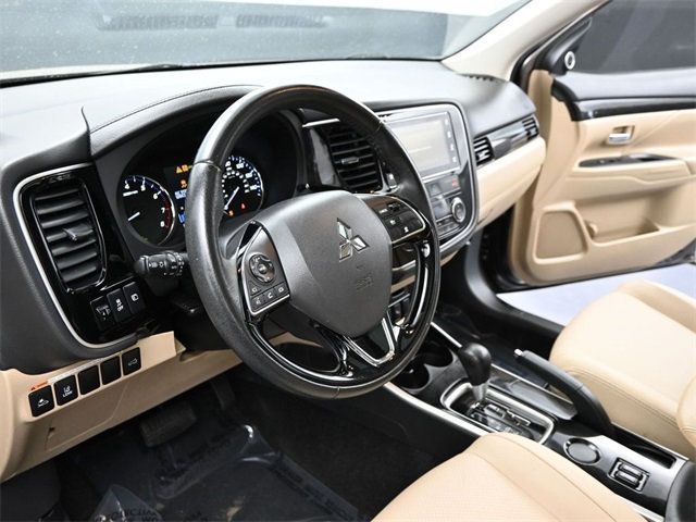 2017 Mitsubishi Outlander SE photo 4