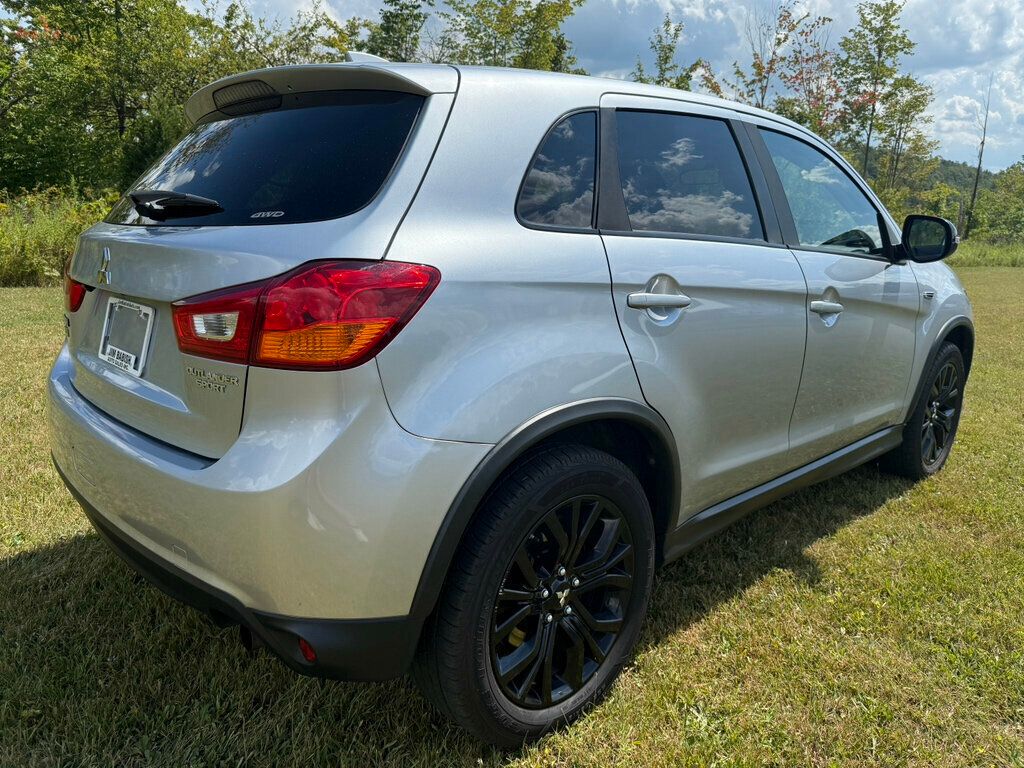 2017 Mitsubishi Outlander Sport photo 3
