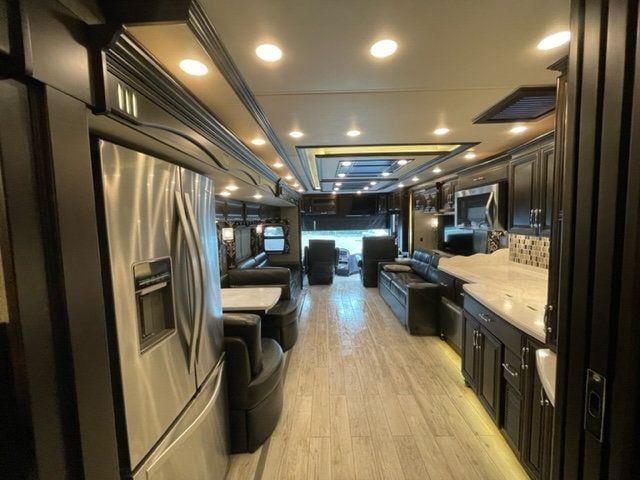 2017 Newmar MOUNTAIN AIRE 4535  - 21562811 - 8
