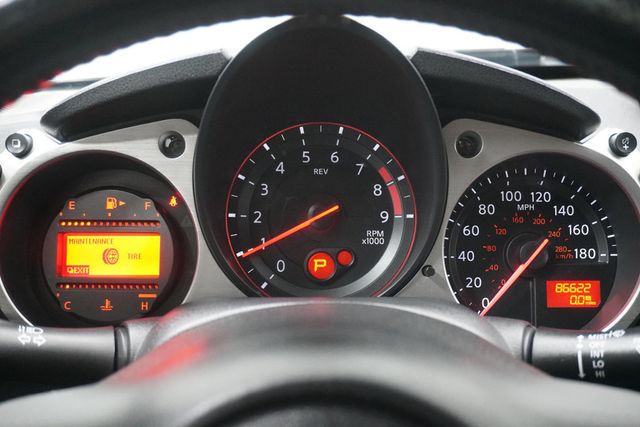 2017 Nissan 370Z Coupe Automatic - 22944361 - 10