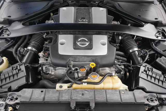 2017 Nissan 370Z Coupe Automatic - 22944361 - 19