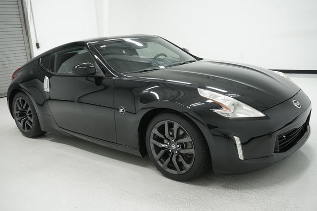 2017 Nissan 370Z Coupe Automatic - 22944361 - 2