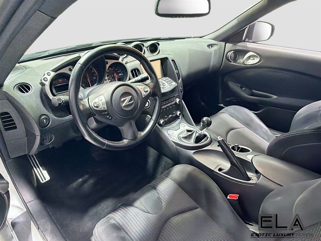 2017 Nissan 370Z Coupe Sport Tech Manual - 22979040 - 11