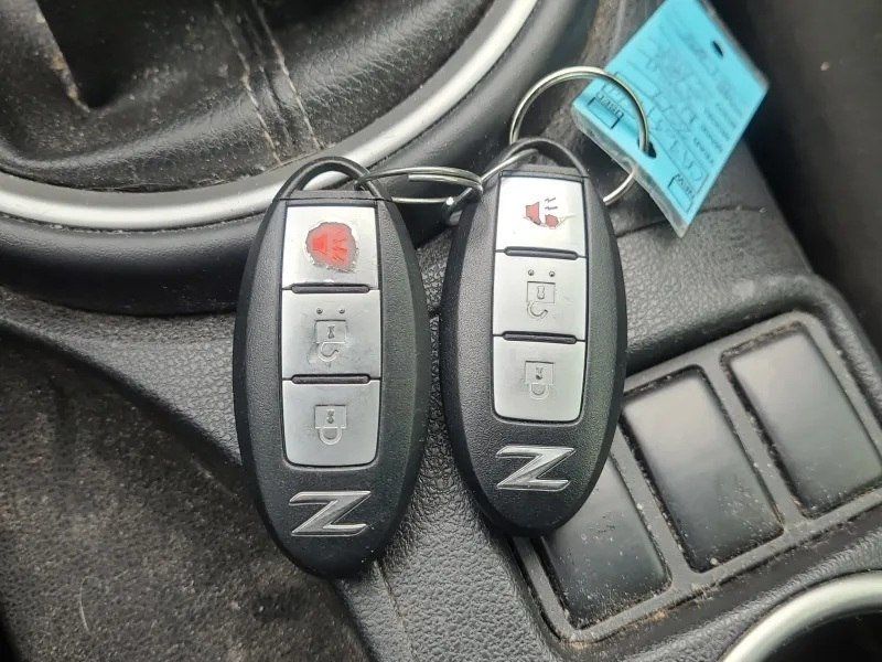 2017 Nissan 370Z Coupe Sport Tech Manual - 22979040 - 11