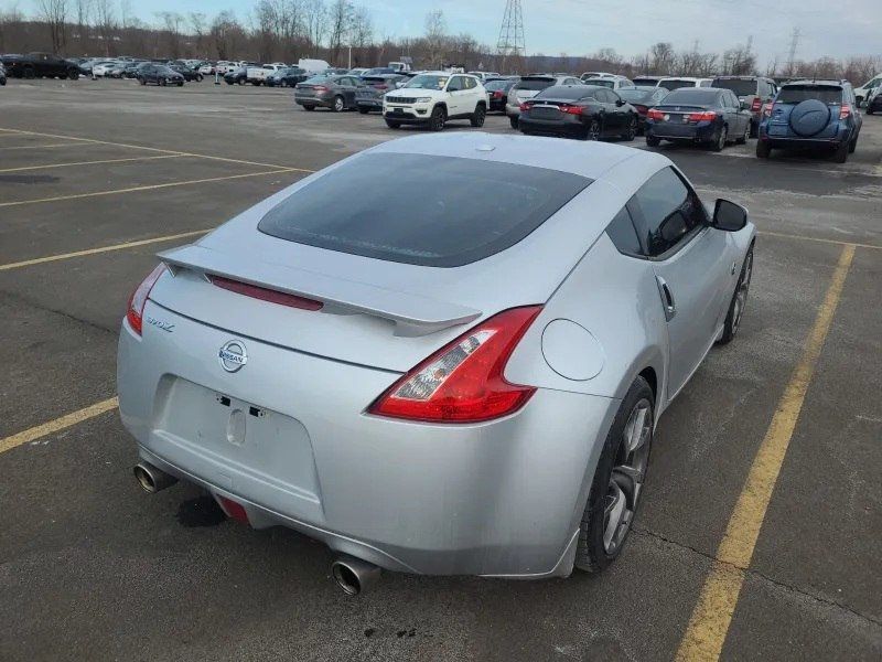 2017 Nissan 370Z Coupe Sport Tech Manual - 22979040 - 6