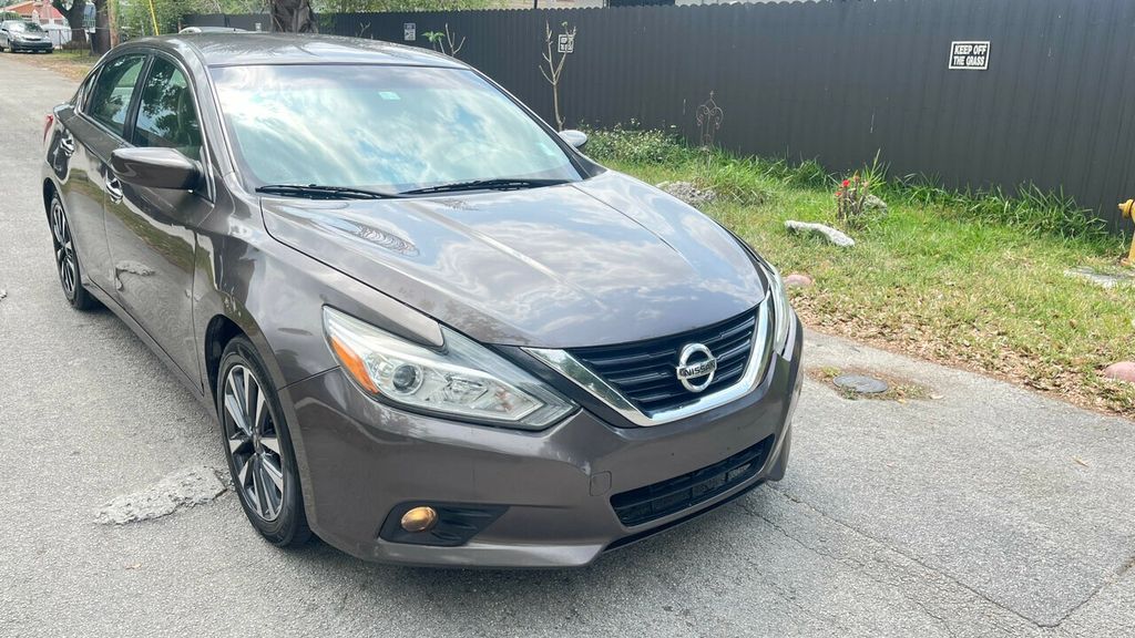 2017 Nissan Altima  - 21827919 - 2