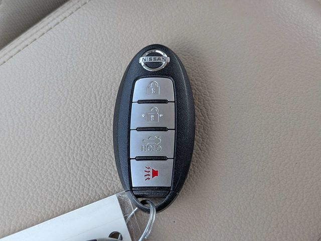 2017 Nissan Altima  - 23037809 - 27