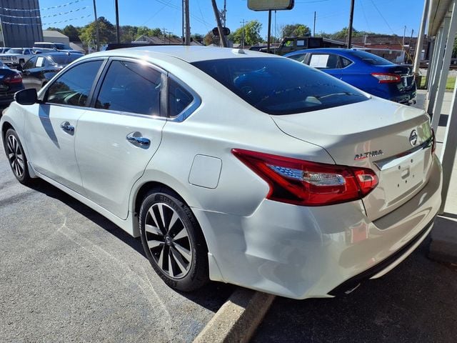 2017 Nissan Altima 2017.5 2.5 SV Sedan - 23081111 - 2