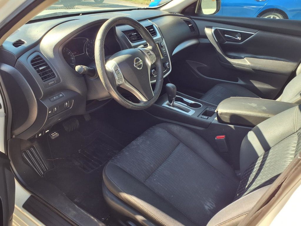 Nissan Altima photo 4