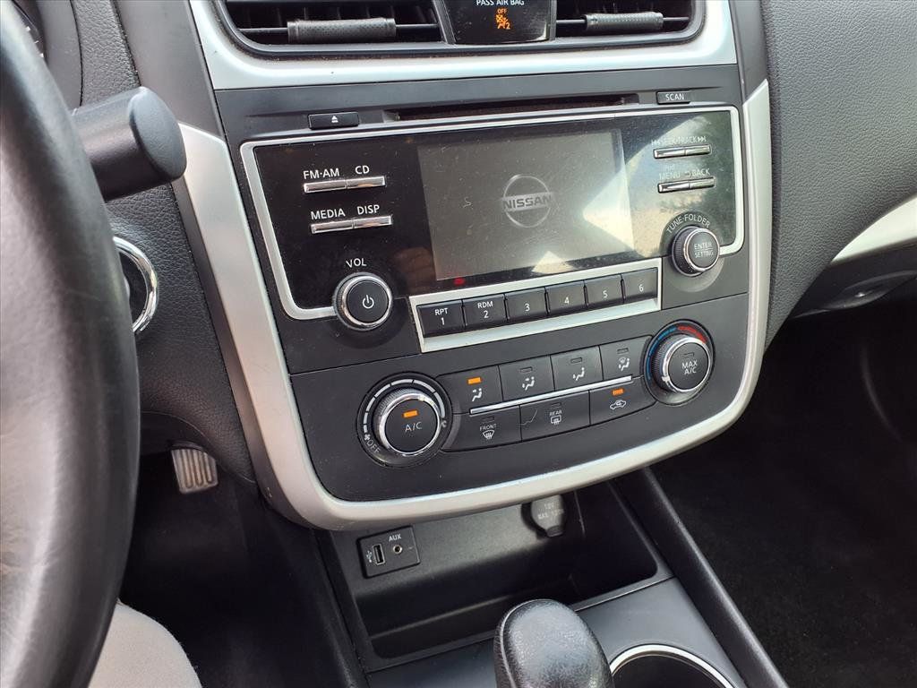 2017 Nissan Altima 2.5 - 22915971 - 11