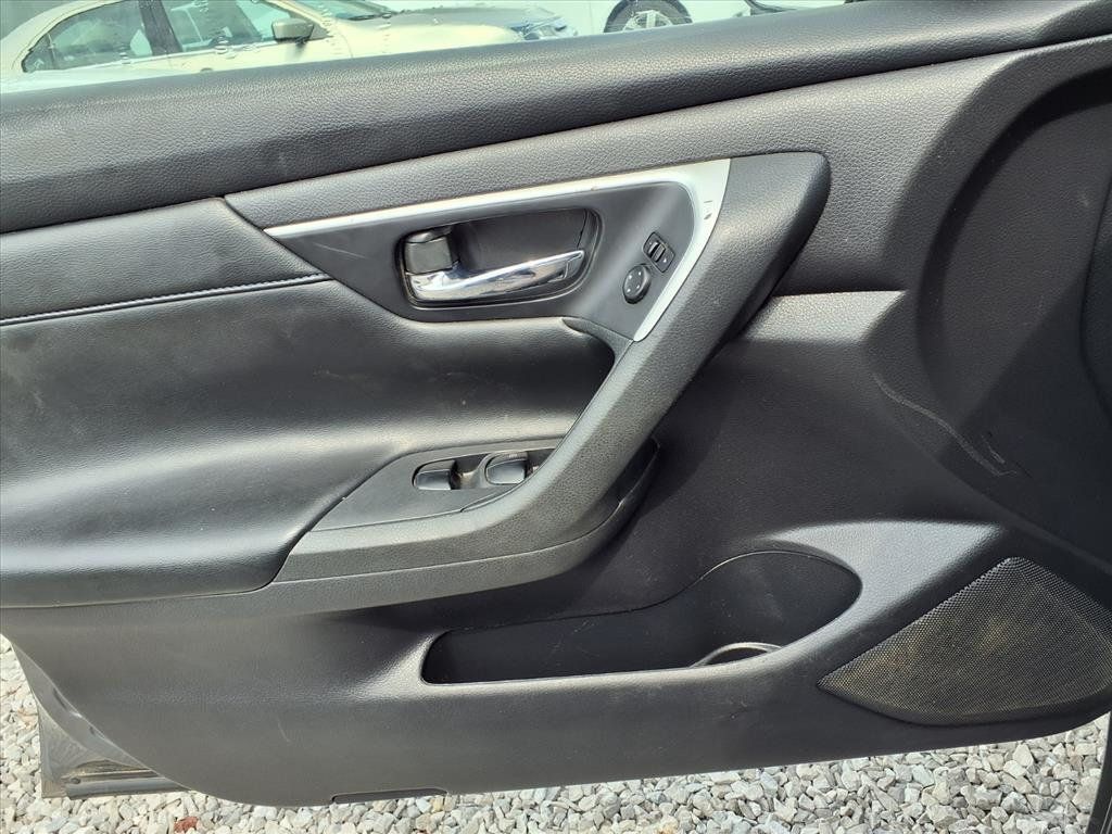 2017 Nissan Altima 2.5 - 22915971 - 15