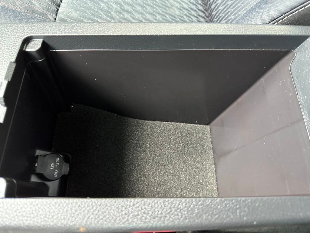 2017 Nissan Altima 2.5 - 22891534 - 42