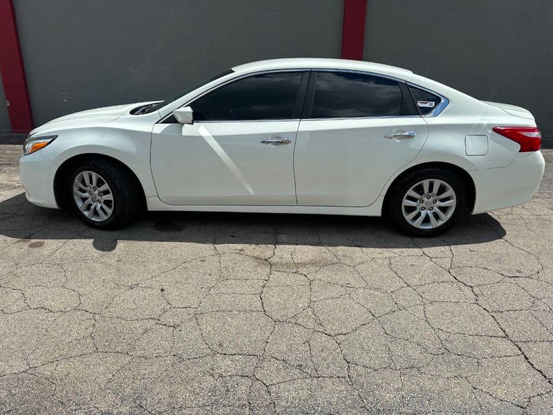 2017 Nissan Altima 2.5 - 22910489 - 1