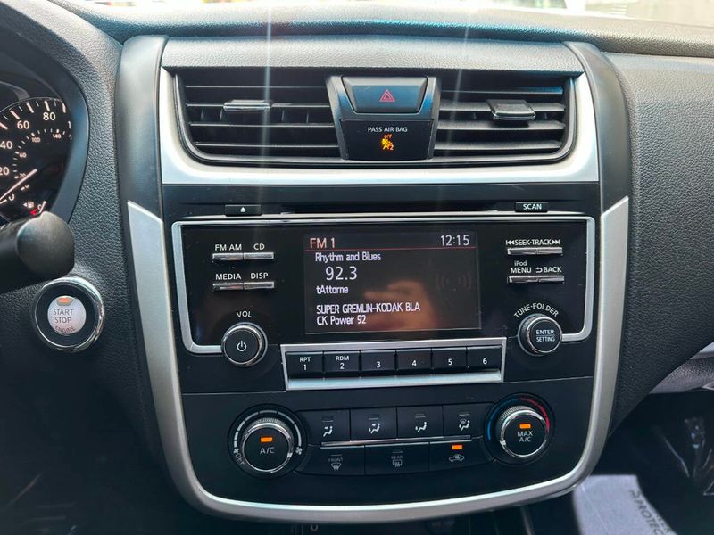 2017 Nissan Altima 2.5 - 22910489 - 33