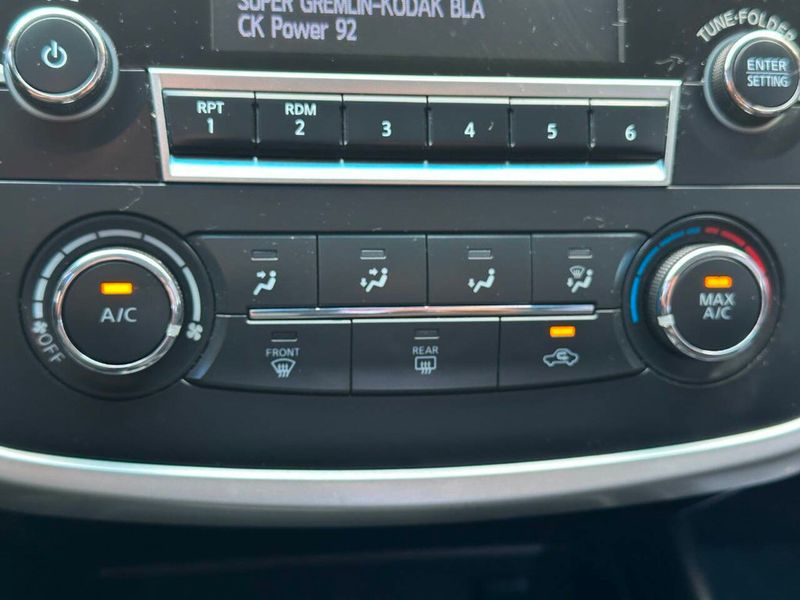 2017 Nissan Altima 2.5 - 22910489 - 37