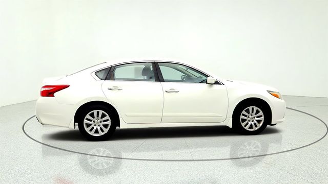 2017 Nissan Altima 2.5 S - 23056781 - 3